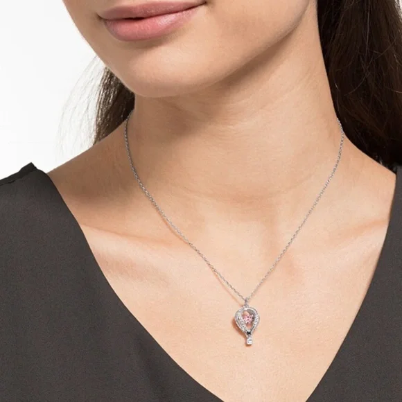 Swarovski into the sky Necklace - Picture 2 of 9